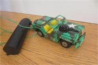 Tin Battery operated jeep 6.5"L