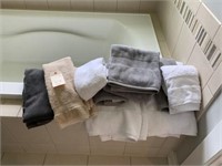 10PC ASSORTED BATH TOWELS