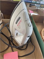 SUNBEAM IRON  / NOT TESTED