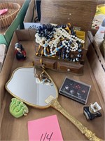 RANDOM LOT / JEWELRY, MIRROR AND MORE