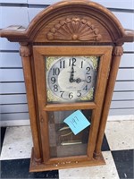 CLASSIC MANOR CLOCK / NOT TESTED / 25 1/2 x 15