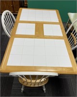 KITCHEN TABLE WITH 4 CHAIRS