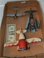 Three model planes,two metal One plastic