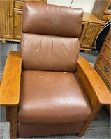 BEAUTIFUL LEATHER RECLINER
