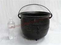 Antique Cast Iron 3 Leg Kettle Cauldron Bean Pot
