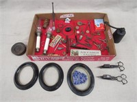 TRAY LOT OF INTERESTING & COLLECTIBLE SMALLS: