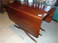 Duncan Phyfe Style Table