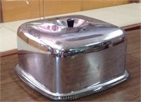Decorative cake plate with metal top