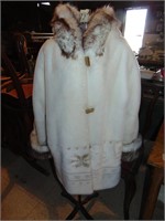 Ladies Beautiful Faux Fur Coat
