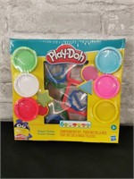 New! Play-Doh Shapes Kit - Includes Play-Doh