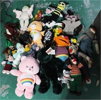Lot of Misc. Dolls / Stuffed Toys