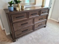 DRESSER & NIGHTSTANDS