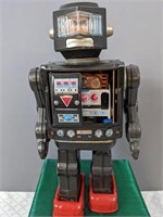 Vintage Horikawa Tin Robot Toy