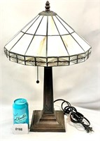 Stunning Stained Glass Table Lamp WORKS!