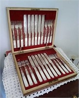 Amazing Engraved Flatware Set And Case JE&SS