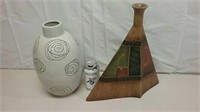 Two Vases Incl Earthenware