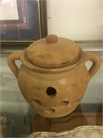 Clay pottery
