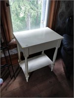 vintage side table 24x17x29