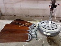 Hunter ceiling fan w/5 blades needs assembled