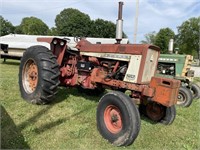 IH 706 Gas Tractor