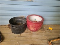 Lot of 2 pots-1 metal, 1 flower pot