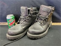 Rugged outback boots size 8