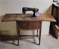 Vintage MW (Montgomery Ward?) sewing machine w/