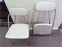 2 VINTAGE FOLDING CHAIRS