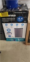 Hisense compact refrigerator 4.4 cu ft