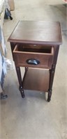 Small end table with 1 drawer