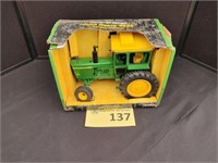 Ertl John Deere Collector's Edition 4620 Tractor