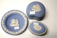 Three various Wedgwood blue jasper pieces
