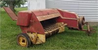 New Holland HayLiner 67 Baler