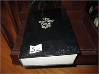 The Itty Bitty Book Light