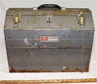 CRAFTSMAN TOOLBOX - SOLID - SOME RUST ON BOTTOM