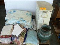 PALLET WITH SOFT GOODS, POTTERY VASE, HAMPER