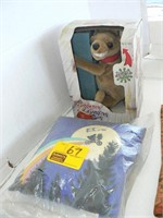 HUMPHREY THE HUMPING DOG, ET PILLOW