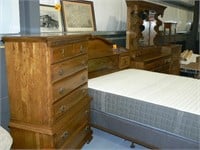 OAK BEDROOM SET: CHEST-ON-CHEST, DRESSER WITH