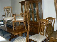 DINING ROOM SET WITH CHINA CABINET (BACK MIRROR