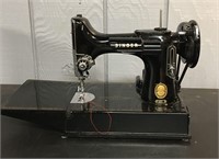 Singer Featherweight Model 221 Sewing Machine
