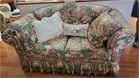 ENGLAND/CORSAIR 2 CUSHION FLORAL LOVE SEAT