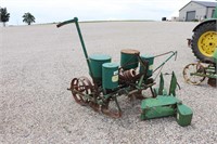 JOHN DEERE 2 ROW PLANTER