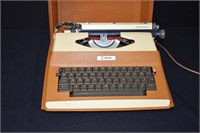 Royal Litton Apollo 10-GT Portable Typewriter