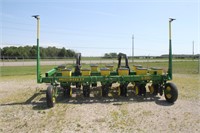 JOHN DEERE 7100 12 ROW DOUBLE FRAME PLANTER