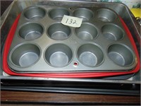 Large Lot of baking and broiling