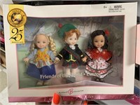 FRIENDS OF THE WORLD EUROPE DOLLS
