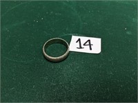 14KT Gold Band Ring SZ9   5.5 grams