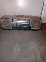 Sanyo Cd radio and cassette player