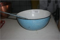 Vintage Blue Speckled Graniteware w/ladle