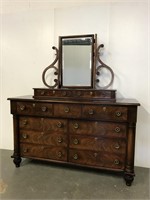 Fabulous Henredon Natchez dresser with mirror